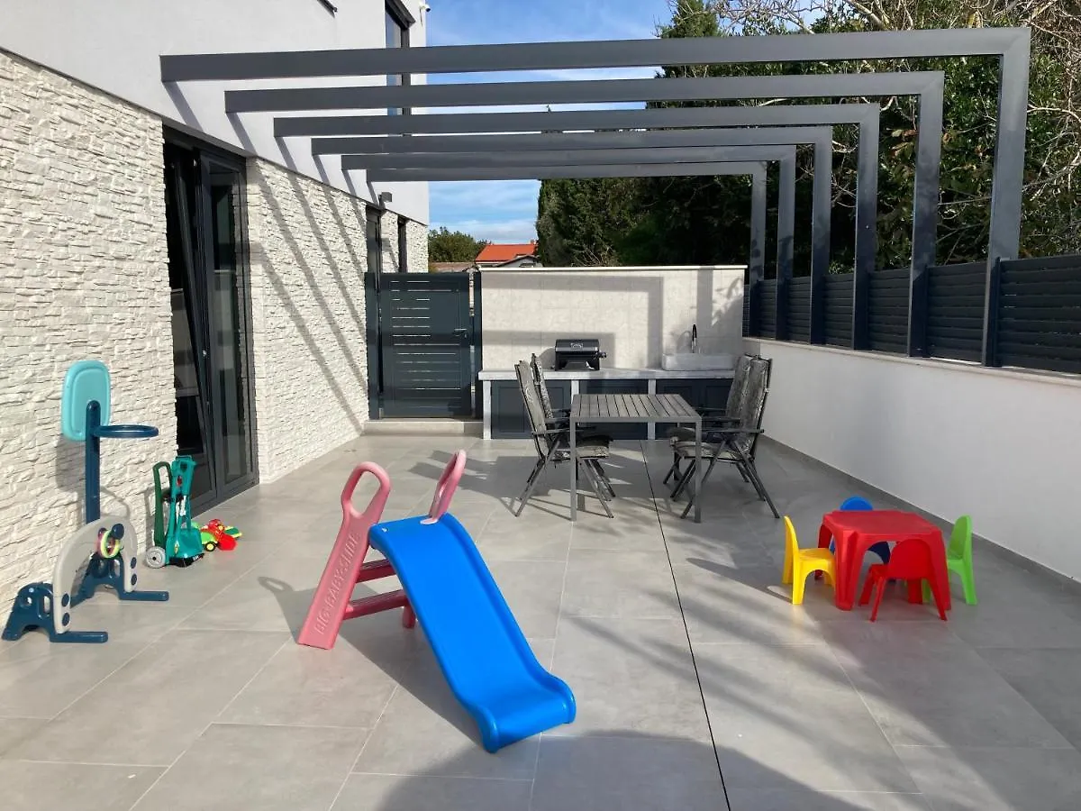 Villa Lura In Pula Mit Pool